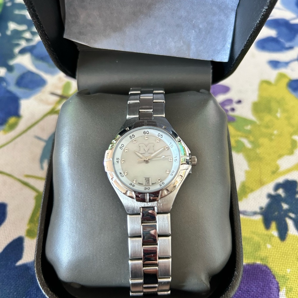 NWT LogoArt University Of Michigan Pearl Ladies MOP Dial Watch
